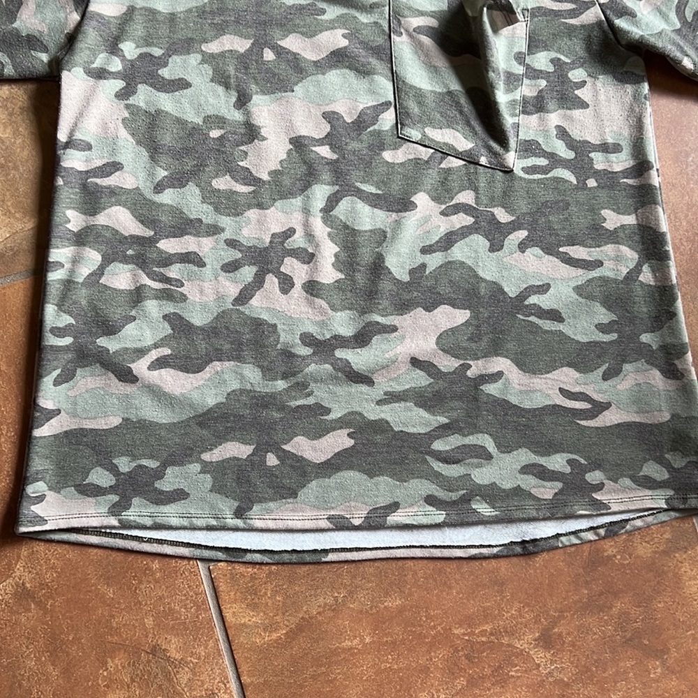 Women’s Camouflage Top with Slouchy Pocket - Picture 5 of 5
